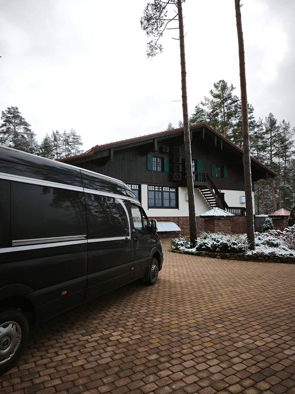 Трансфер в Красный Бор на микроавтобусе